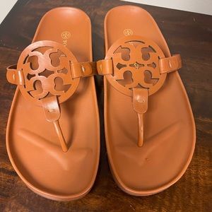 Tory Burch Miller Cloud. Never worn. Without box. Meile color.